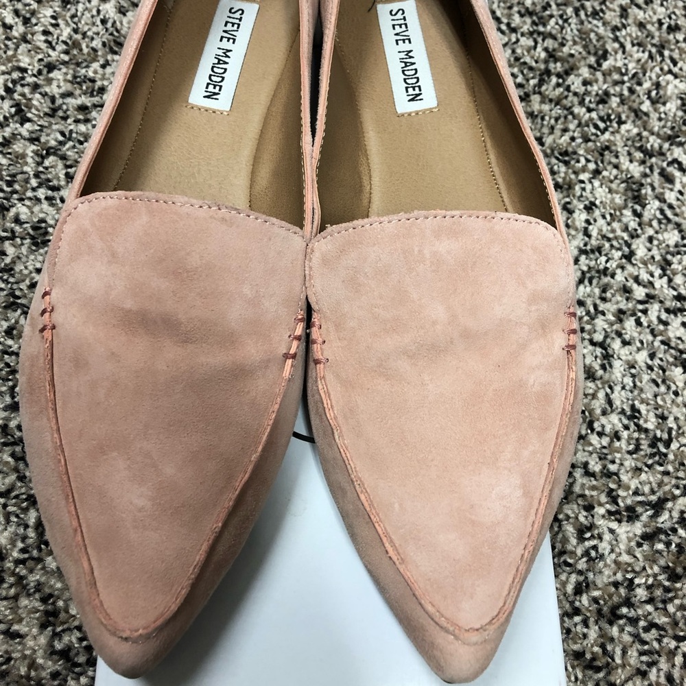 Steve Madden Feather Rose Suede loafers
